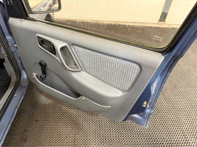 Ford - sierra - oldtimer - 1986 - afbeelding 14 van  31