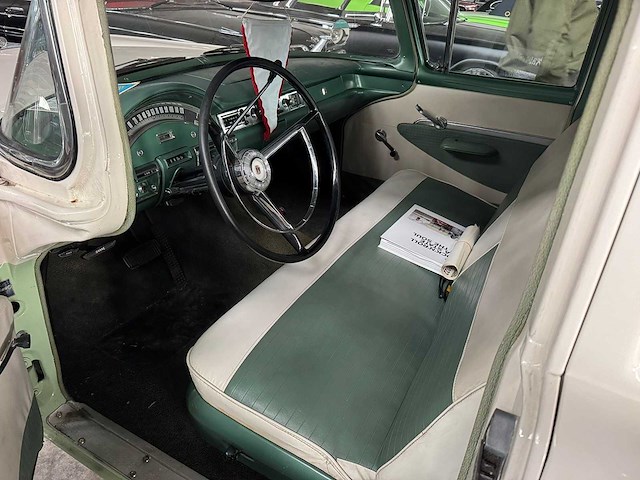 Ford - station - country sedan - oldtimer - afbeelding 2 van  15