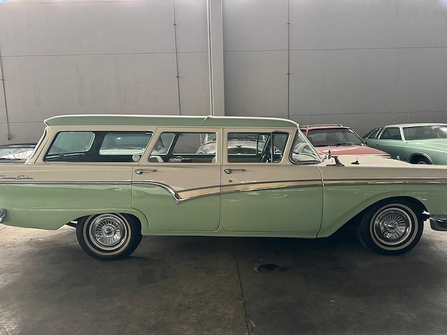 Ford - station - country sedan - oldtimer - afbeelding 12 van  15