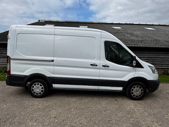 Ford - transit - 310 2.2 tdci l2h2 tr - 2015 - van - afbeelding 4 van  15