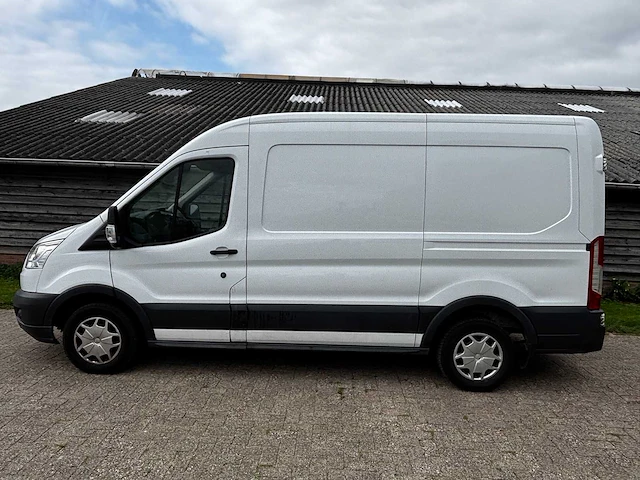 Ford - transit - 310 2.2 tdci l2h2 tr - 2015 - van - afbeelding 8 van  15