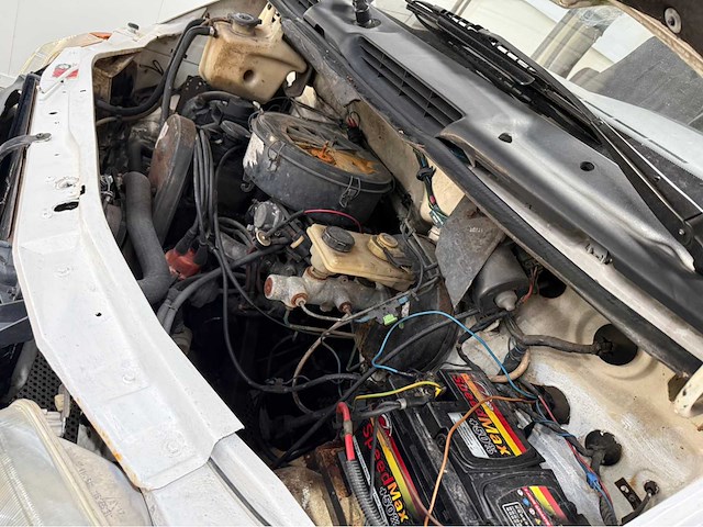 Ford - transit - camper - oldtimer - 1986 - afbeelding 6 van  8