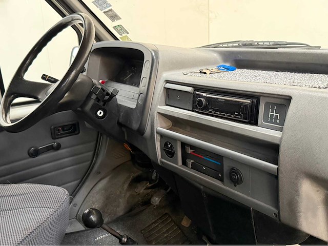 Ford - transit - camper - oldtimer - 1986 - afbeelding 3 van  9