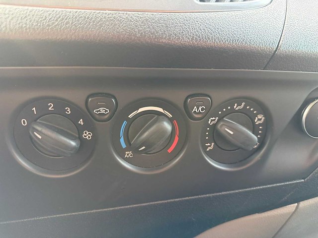 Ford - transit custom - 290 2.2 tdci l2h1tdc - dubbele cabine - bedrijfswagen - afbeelding 4 van  14