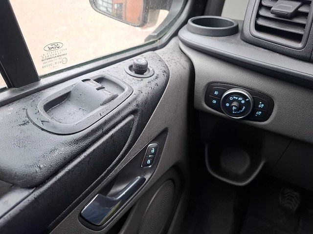 Ford - transit custom - 300 2.0 tdci l2h1 tr - bedrijfswagen - afbeelding 16 van  30