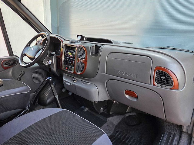 Ford - transit/tourneo - benzine/lpg - dak ventilator - 2002 - camper - afbeelding 11 van  31