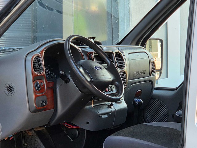 Ford - transit/tourneo - benzine/lpg - dak ventilator - 2002 - camper - afbeelding 2 van  31