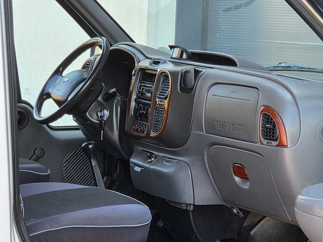 Ford - transit/tourneo - benzine/lpg - dak ventilator - 2002 - camper - afbeelding 13 van  31