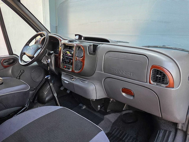 Ford - transit/tourneo - benzine/lpg - dak ventilator - 2002 - camper - afbeelding 11 van  31