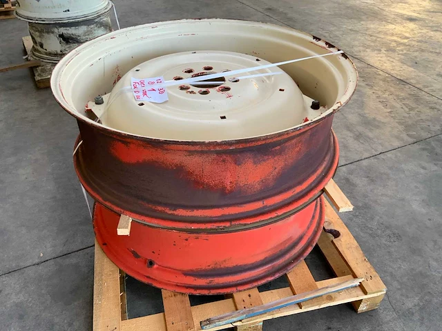 Ford 00 en 10 series velg (2x) - afbeelding 3 van  5