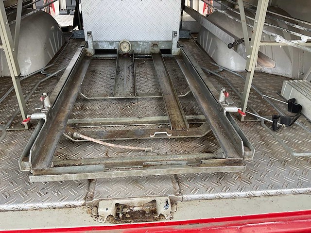 Ford 1985 mk2 brandweerwagen - afbeelding 36 van  61