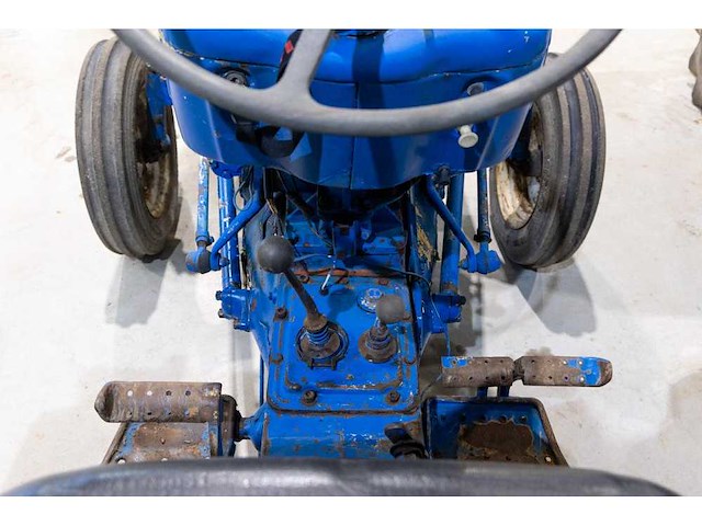 Ford 2000 oldtimer tractor - afbeelding 7 van  10