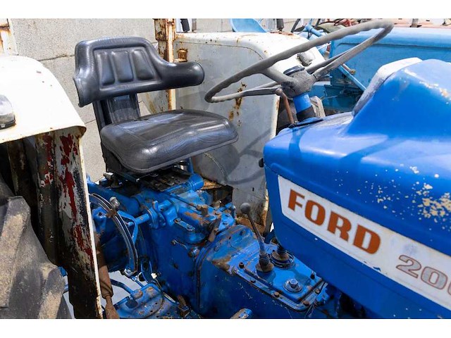 Ford 2000 oldtimer tractor - afbeelding 9 van  10