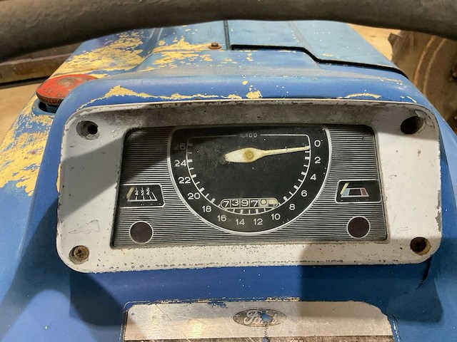 Ford 2000 oldtimer tractor - afbeelding 10 van  10