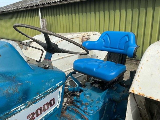 Ford 2000 oldtimer tractor - afbeelding 4 van  14