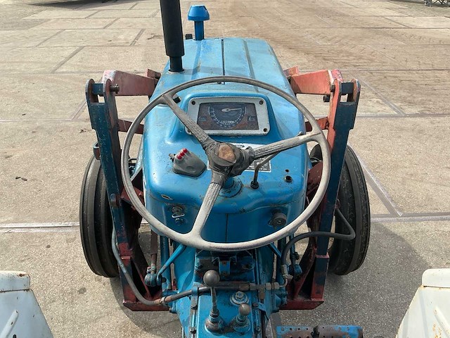Ford 2000 oldtimer tractor - afbeelding 5 van  14