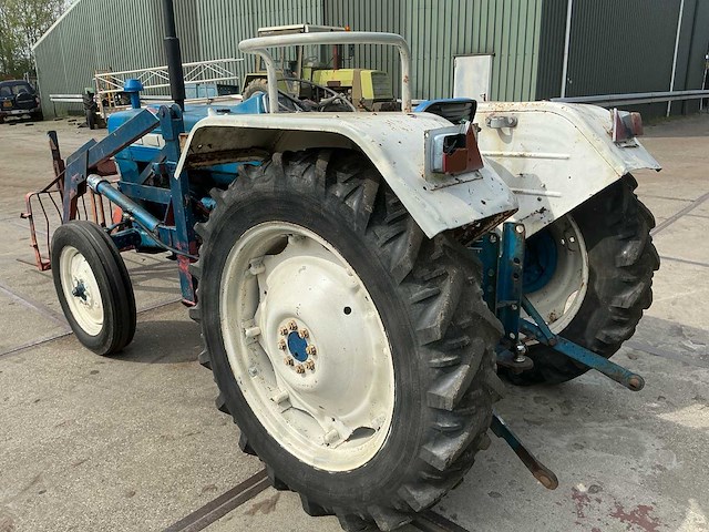 Ford 2000 oldtimer tractor - afbeelding 13 van  14