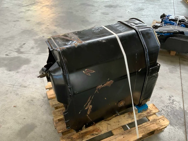 Ford 30 serie brandstoftank - afbeelding 3 van  7