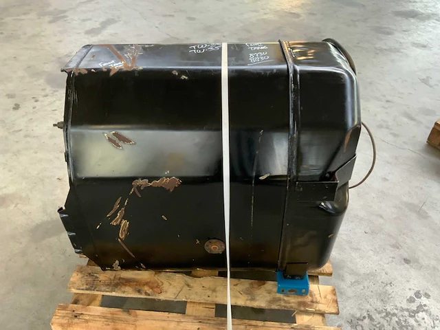 Ford 30 serie brandstoftank - afbeelding 7 van  7