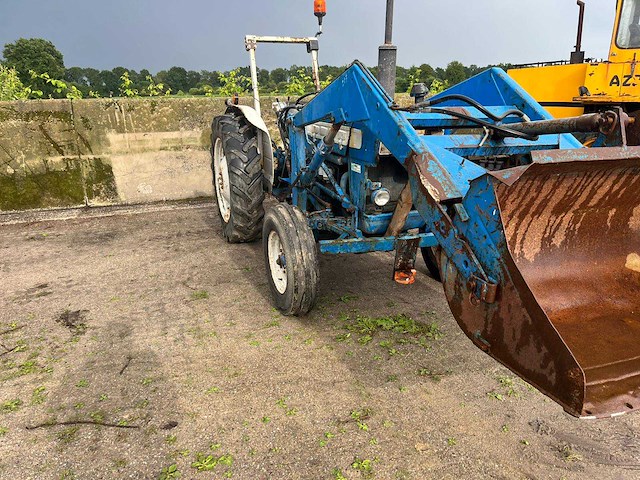 Ford 3000 oldtimer tractor - afbeelding 2 van  8