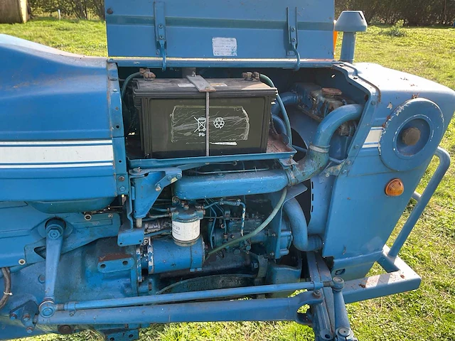 Ford 3000 tweewielaangedreven landbouwtractor - afbeelding 13 van  21