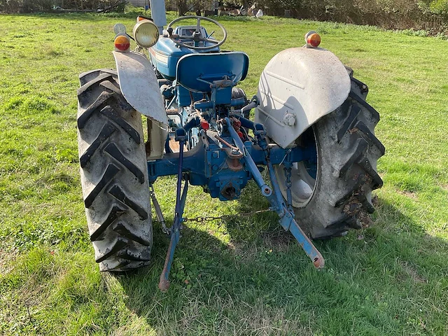 Ford 3000 tweewielaangedreven landbouwtractor - afbeelding 17 van  21