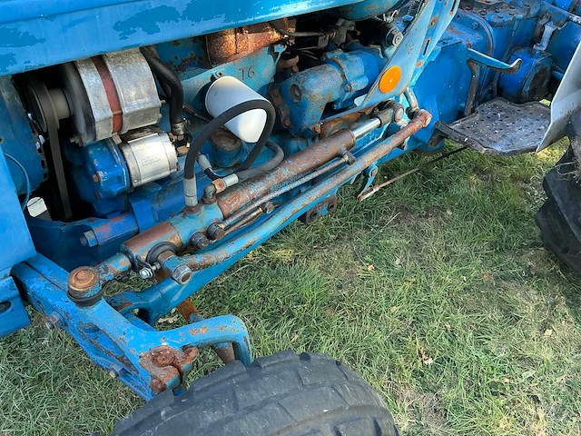 Ford 3000 tweewielaangedreven landbouwtractor - afbeelding 14 van  19