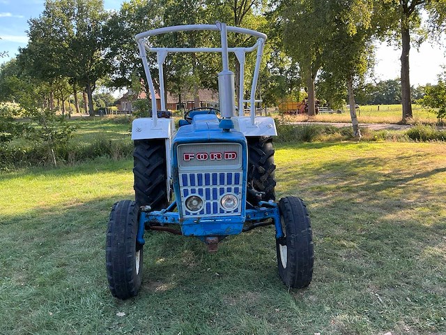 Ford 3000 tweewielaangedreven landbouwtractor - afbeelding 3 van  19
