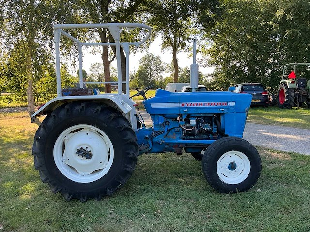 Ford 3000 tweewielaangedreven landbouwtractor - afbeelding 6 van  19