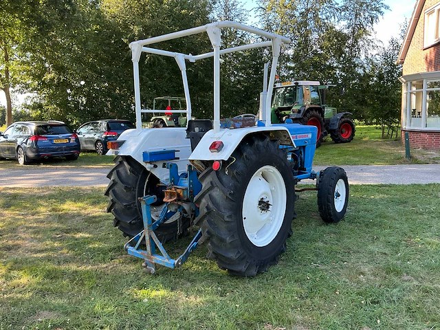 Ford 3000 tweewielaangedreven landbouwtractor - afbeelding 7 van  19