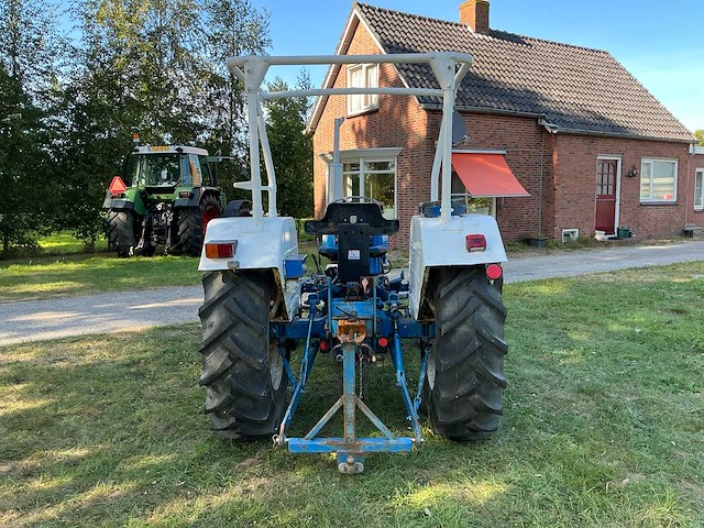 Ford 3000 tweewielaangedreven landbouwtractor - afbeelding 8 van  19