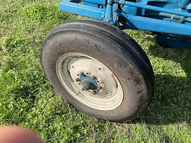 Ford 3000 tweewielaangedreven landbouwtractor - afbeelding 6 van  21