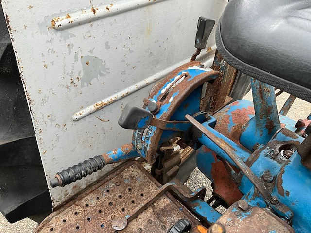 Ford 4100 oldtimer tractor - afbeelding 11 van  23