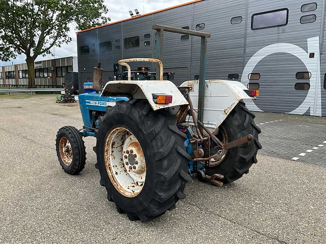 Ford 4100 oldtimer tractor - afbeelding 17 van  23