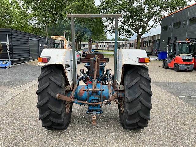 Ford 4100 oldtimer tractor - afbeelding 18 van  23
