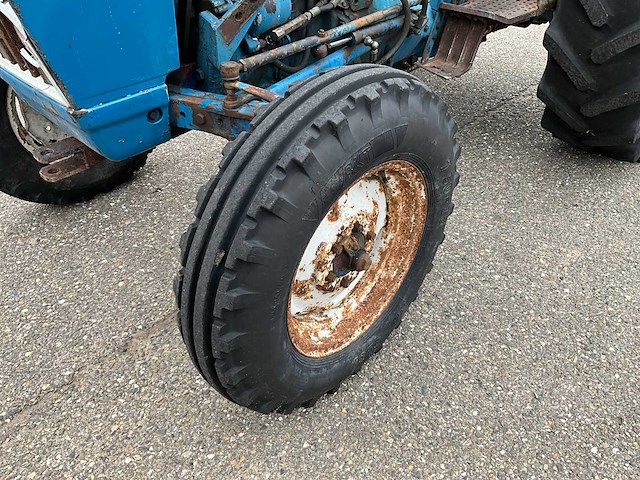 Ford 4100 oldtimer tractor - afbeelding 23 van  23