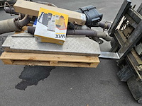 Ford 6.4 powerstoke originele uitlaaten met roetfilter - afbeelding 1 van  3