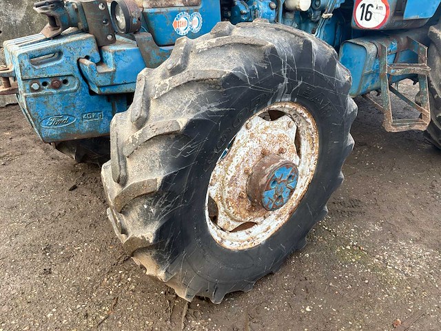 Ford 7710 vierwielaangedreven landbouwtractor - afbeelding 3 van  27