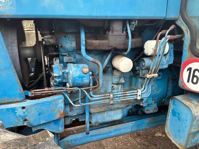 Ford 7710 vierwielaangedreven landbouwtractor - afbeelding 18 van  27