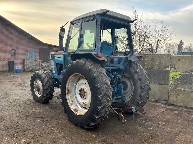 Ford 7710 vierwielaangedreven landbouwtractor - afbeelding 23 van  27