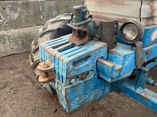 Ford 7710 vierwielaangedreven landbouwtractor - afbeelding 1 van  26