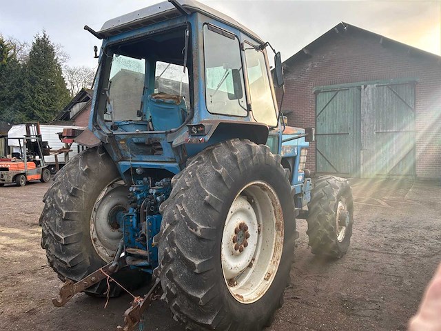 Ford 7710 vierwielaangedreven landbouwtractor - afbeelding 21 van  26