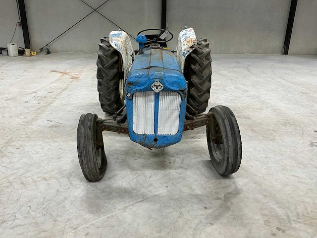 Ford brutus oldtimer tractor - afbeelding 6 van  13