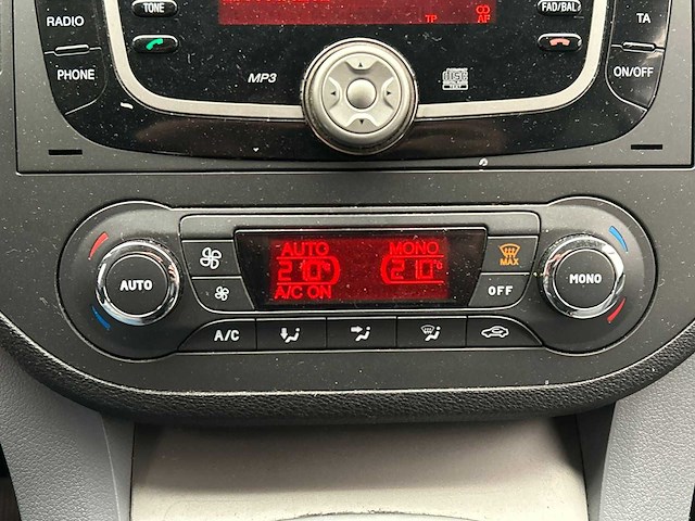 Ford c-max 1.6-16v ghia 2010 | tz-115-z - afbeelding 19 van  21