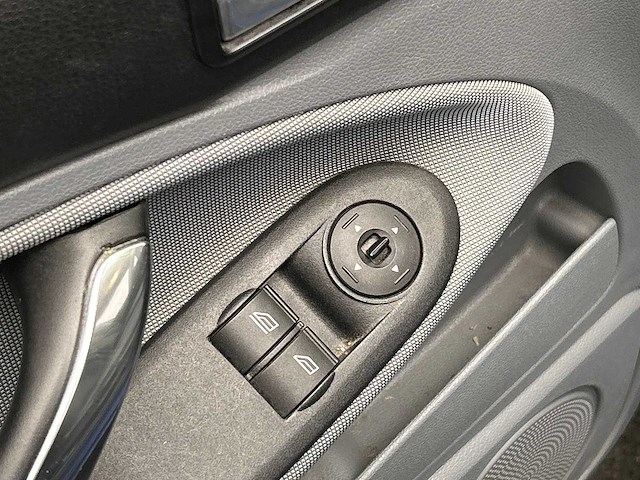 Ford c-max 1.6-16v ghia 2010 | tz-115-z - afbeelding 12 van  19