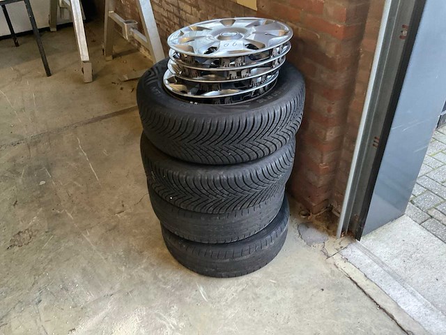 Ford connect. velgen. (4x) - afbeelding 1 van  4