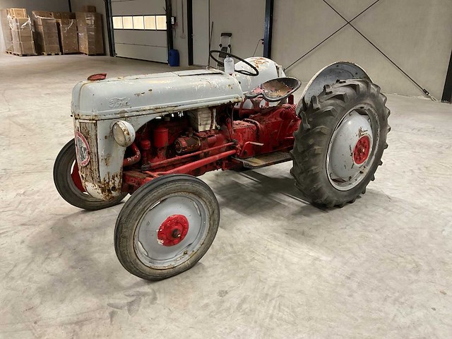 Ford dearborn oldtimer tractor - afbeelding 1 van  15