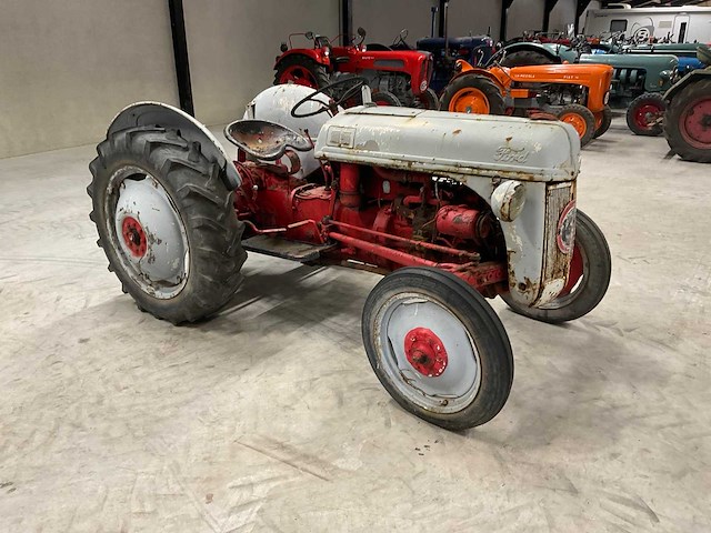 Ford dearborn oldtimer tractor - afbeelding 9 van  15