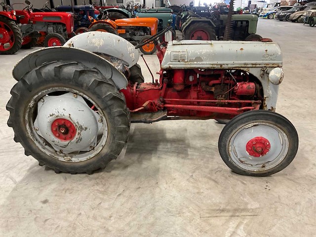 Ford dearborn oldtimer tractor - afbeelding 10 van  15