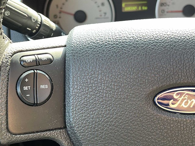 Ford explorer 4x4 | jdb-03-n - afbeelding 4 van  36